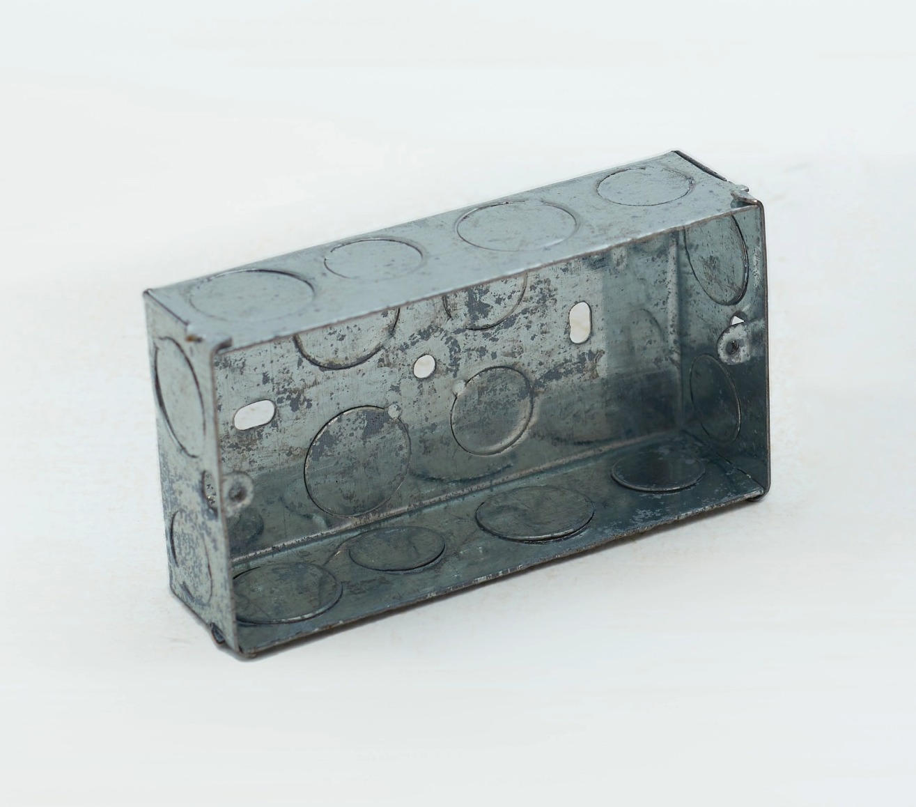 NEWORIENT 3X6 CONDUIT BOX